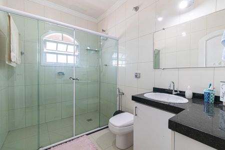 Casa à venda com 250m², 3 quartos e 2 vagasBanheiro 1