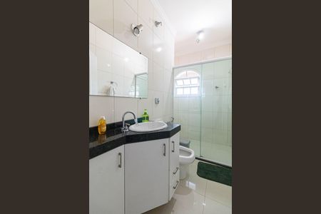 Casa à venda com 250m², 3 quartos e 2 vagas Casa à venda com 250m², 3 quartos e 2 vagasBanheiro Suíte