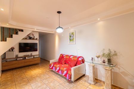 Casa à venda com 250m², 3 quartos e 2 vagas Casa à venda com 250m², 3 quartos e 2 vagasSala