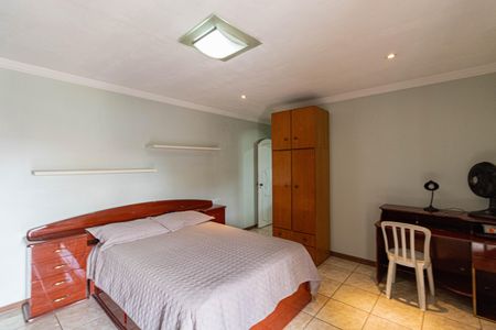 Casa à venda com 250m², 3 quartos e 2 vagas Casa à venda com 250m², 3 quartos e 2 vagasSuíte