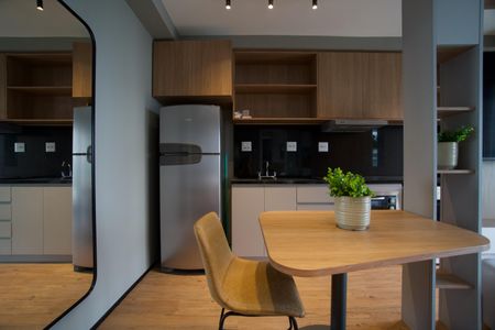 Cozinha de apartamento para alugar com 1 quarto, 35m² em Jardins, São Paulo