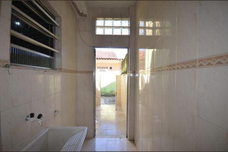 Casa para alugar com 80m², 2 quartos e 1 vagaÁrea de Serviço