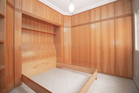 Casa para alugar com 132m², 4 quartos e 3 vagasSuíte 2