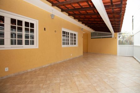 Casa para alugar com 132m², 4 quartos e 3 vagasGaragem