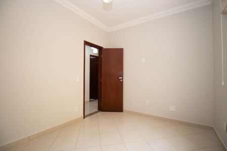 Casa para alugar com 132m², 4 quartos e 3 vagasQuarto 1