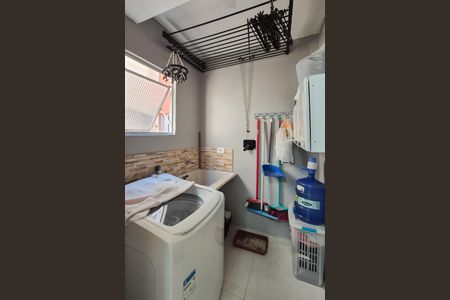 Apartamento à venda com 60m², 2 quartos e 1 vagaÁrea de Serviço