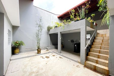 Casa à venda com 298m², 4 quartos e 3 vagasQuintal