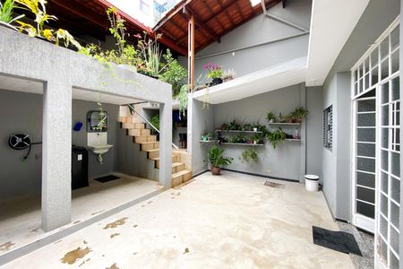 Casa à venda com 298m², 4 quartos e 3 vagasQuintal