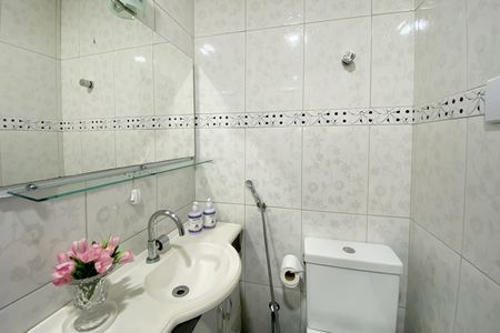 Casa à venda com 298m², 4 quartos e 3 vagasBanheiro da Suíte 1