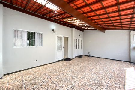 Casa à venda com 298m², 4 quartos e 3 vagasGaragem