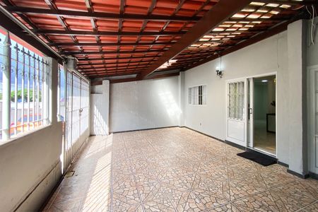 Casa à venda com 298m², 4 quartos e 3 vagasGaragem