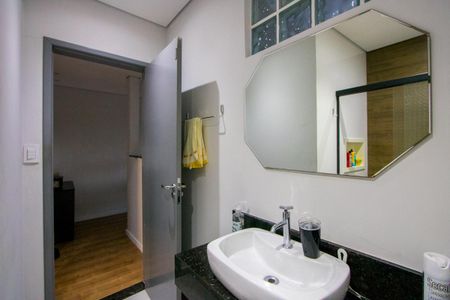 Casa à venda com 164m², 3 quartos e 3 vagasBanheiro social