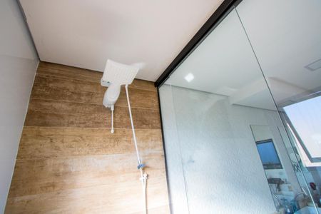 Casa à venda com 164m², 3 quartos e 3 vagasBanheiro do quarto 1