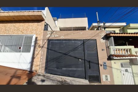 Casa à venda com 164m², 3 quartos e 3 vagasFachada