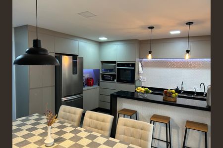 Casa à venda com 164m², 3 quartos e 3 vagas Casa à venda com 164m², 3 quartos e 3 vagasCozinha