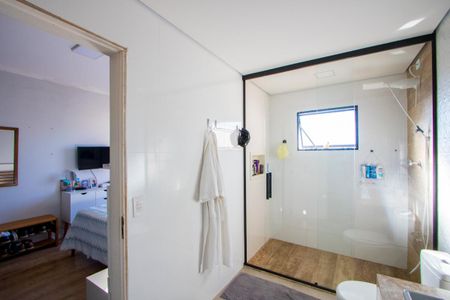 Casa à venda com 164m², 3 quartos e 3 vagasBanheiro do quarto 1