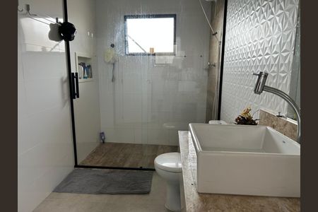 Casa à venda com 164m², 3 quartos e 3 vagas Casa à venda com 164m², 3 quartos e 3 vagasBanheiro