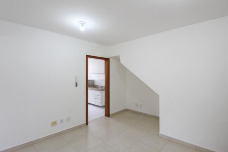 Sala de apartamento para alugar com 3 quartos, 150m² em Planalto, Belo Horizonte