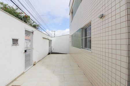 Apartamento para alugar com 150m², 3 quartos e 1 vaga Apartamento para alugar com 150m², 3 quartos e 1 vagaEntrada