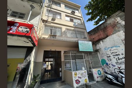 Apartamento para alugar com 90m², 2 quartos e sem vagaFachada + plaquinha