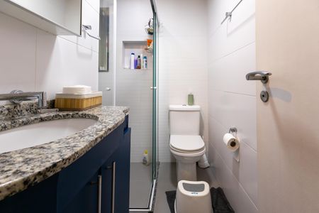 Apartamento à venda com 70m², 3 quartos e 1 vaga Apartamento à venda com 70m², 3 quartos e 1 vagaBanheiro Social