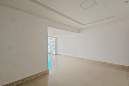 Apartamento para alugar com 120m², 3 quartos e 1 vagaSala