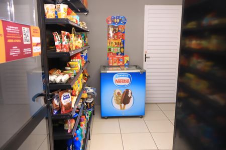 Apartamento para alugar com 68m², 2 quartos e 1 vagamercado