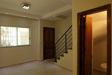 Casa de condomínio à venda com 65m², 2 quartos e 1 vagaSala