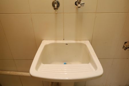 Casa de condomínio à venda com 65m², 2 quartos e 1 vagaÁrea de Serviço