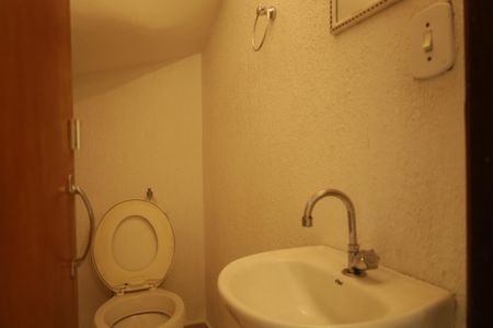 Casa de condomínio à venda com 65m², 2 quartos e 1 vagaBanheiro 3 - Lavabo