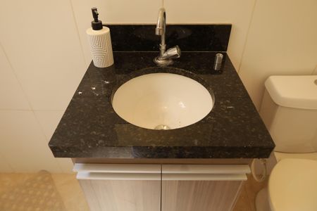 Casa de condomínio à venda com 65m², 2 quartos e 1 vagaBanheiro 1 - Suíte 1