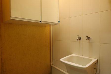 Casa de condomínio à venda com 65m², 2 quartos e 1 vagaÁrea de Serviço