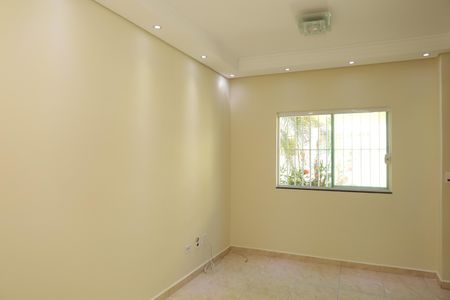 Casa de condomínio à venda com 65m², 2 quartos e 1 vagaSala