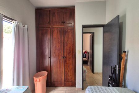 Casa à venda com 300m², 5 quartos e 3 vagasQuarto 2