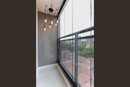 Apartamento à venda com 38m², 1 quarto e sem vaga Apartamento à venda com 38m², 1 quarto e sem vagaSacada