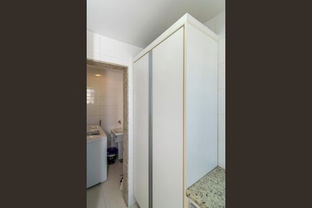 Apartamento para alugar com 70m², 2 quartos e 1 vagaQuarto de Serviço - Armário