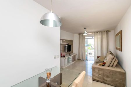 Sala de apartamento para alugar com 2 quartos, 70m² em Olaria, Rio de Janeiro
