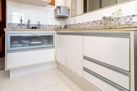 Apartamento para alugar com 70m², 2 quartos e 1 vagaCozinha - Armários