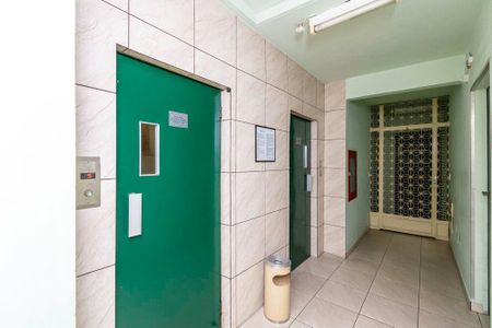 Apartamento para alugar com 70m², 2 quartos e 1 vagaÁrea comum - Hall dos elevadores