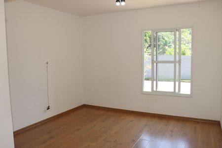 Casa de Condomínio para alugar com 2 quartos, 120m² em Caiapia, Cotia