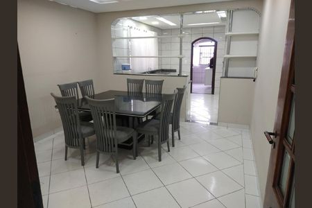 Casa à venda com 3 quartos, 150m² em Utinga, Santo André