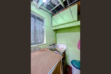 Casa à venda com 72m², 2 quartos e 1 vagaÁrea de Serviço