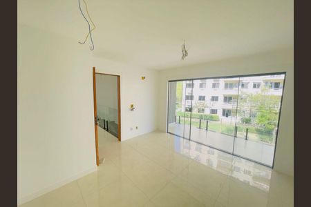 Casa à venda com 3 quartos, 268m² em Maria Paula, Niterói