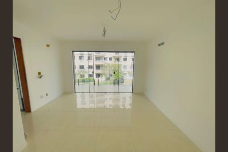 Casa à venda com 3 quartos, 268m² em Maria Paula, Niterói