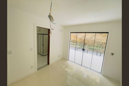 Casa à venda com 3 quartos, 268m² em Maria Paula, Niterói