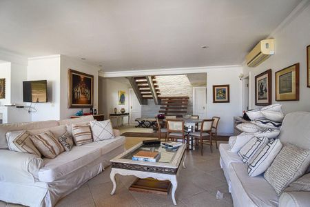 Casa à venda com 7 quartos, 720m² em Itacoatiara, Niterói