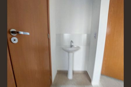 Apartamento à venda com 33m², 2 quartos e sem vaga Apartamento à venda com 33m², 2 quartos e sem vagaBanheiro