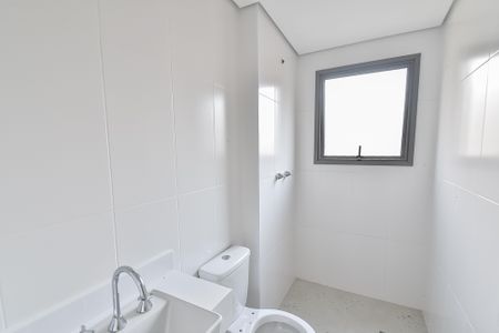 Apartamento à venda com 78m², 2 quartos e 1 vaga Apartamento à venda com 78m², 2 quartos e 1 vagaBanheiro da suíte 1