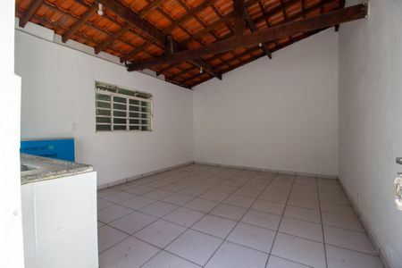 Casa para alugar com 90m², 2 quartos e 3 vagasEdícula 
