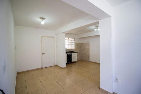 Casa para alugar com 90m², 2 quartos e 3 vagasSala